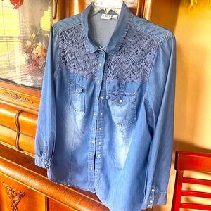 Women’s 22/24 Denim Snap front Shirt